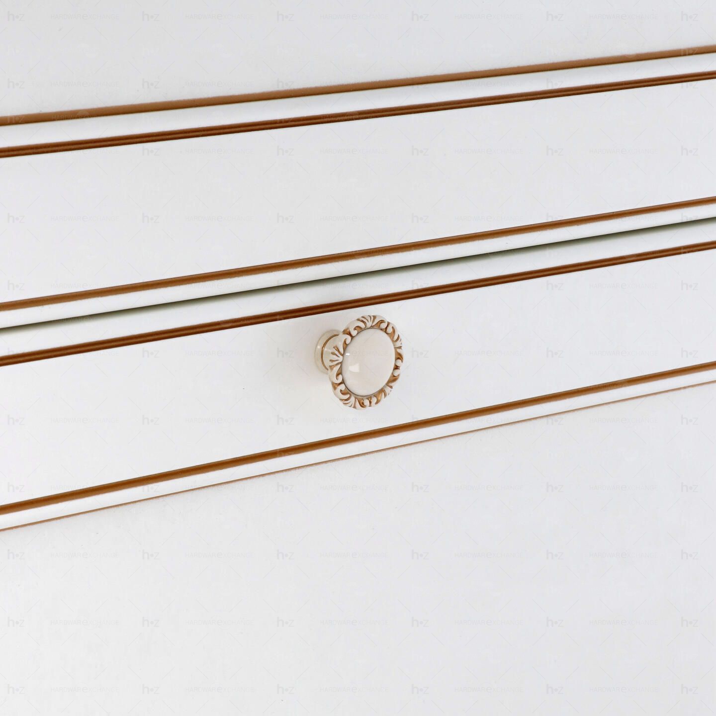 Boutons pour meubles en zamac et Porcelaine Diamètre 39 Patine royale en or ivoire Lot de 25 - immagine 5