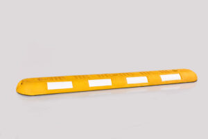 Diviseur de voie l1000x150xh100 mm, en caoutchouc vulcanisé Jaune avec bandes réfléchissantes. – Jaune / doré