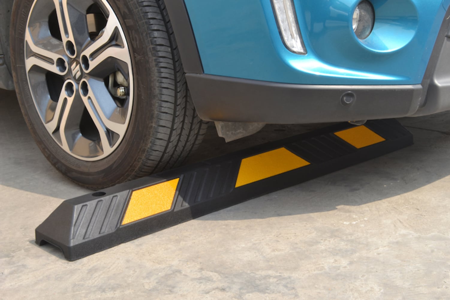 Butée de parking, 1220 mm caoutchouc. Lot de 48 pièces. - Noir – Image 2