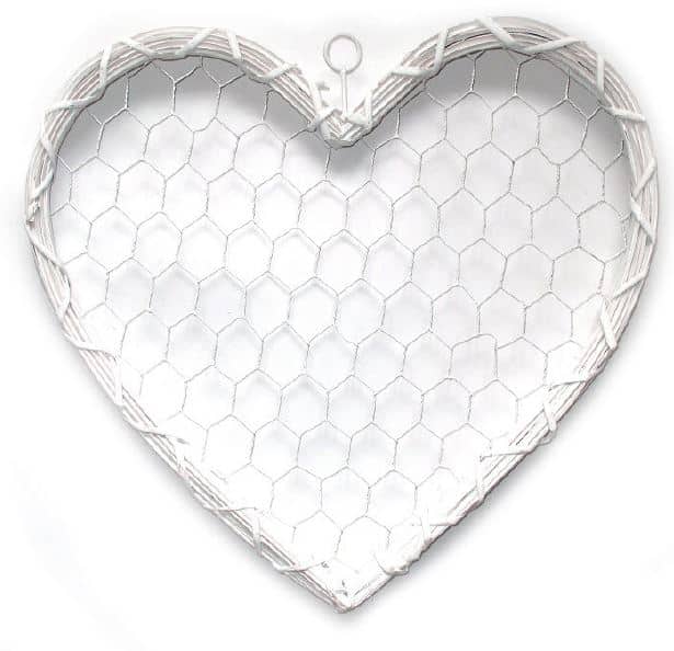 Coeur en osier et grillage 40x40 x h2cm a suspendre BLANC