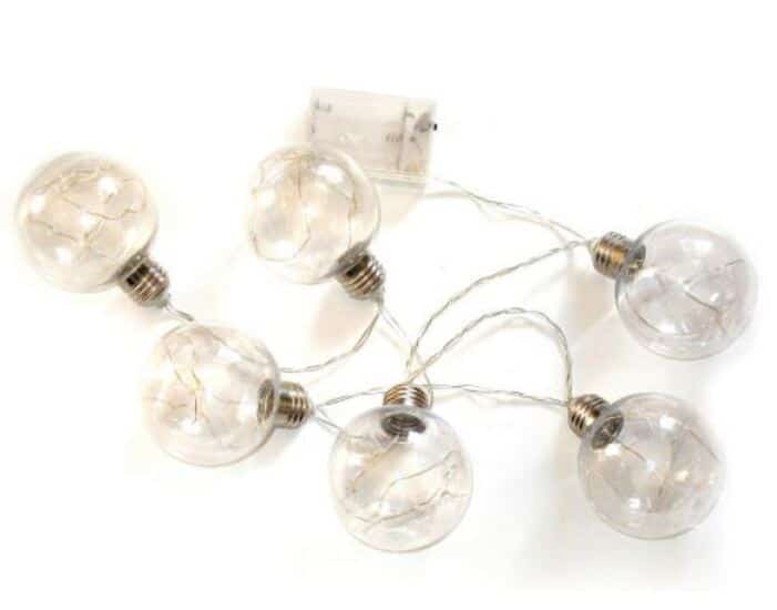 6 Grandes boules LED, D 8 cm , 4 Leds dans chaque boule, avec boîtier à piles