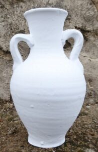 Amphore en terre cuite artisanale H 20 cm blanche – Potterie
