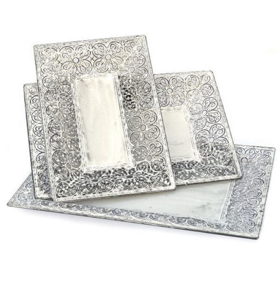 3 plateaux métal blanc 35,5x24 x h3,5cm plus 40,5x27,5 x h3,5cm plus 46x30,5 x h3,5cm. – Image 2